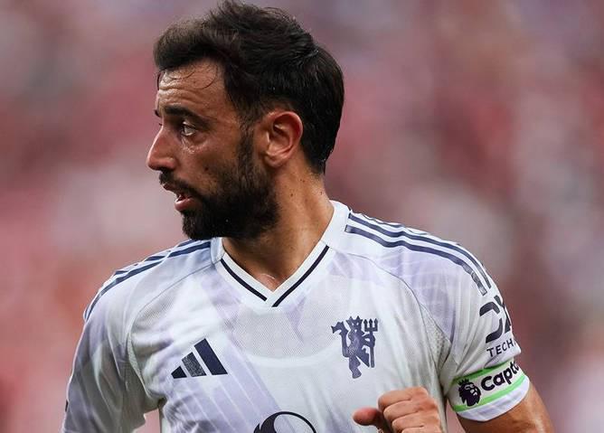 邮报：足总杯出局后曼联有空档期，他们在商谈去沙特踢友谊赛