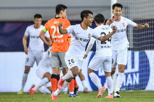 开云在线-【中超】孙捷头球破门 长春亚泰1比0深圳队锁定前四